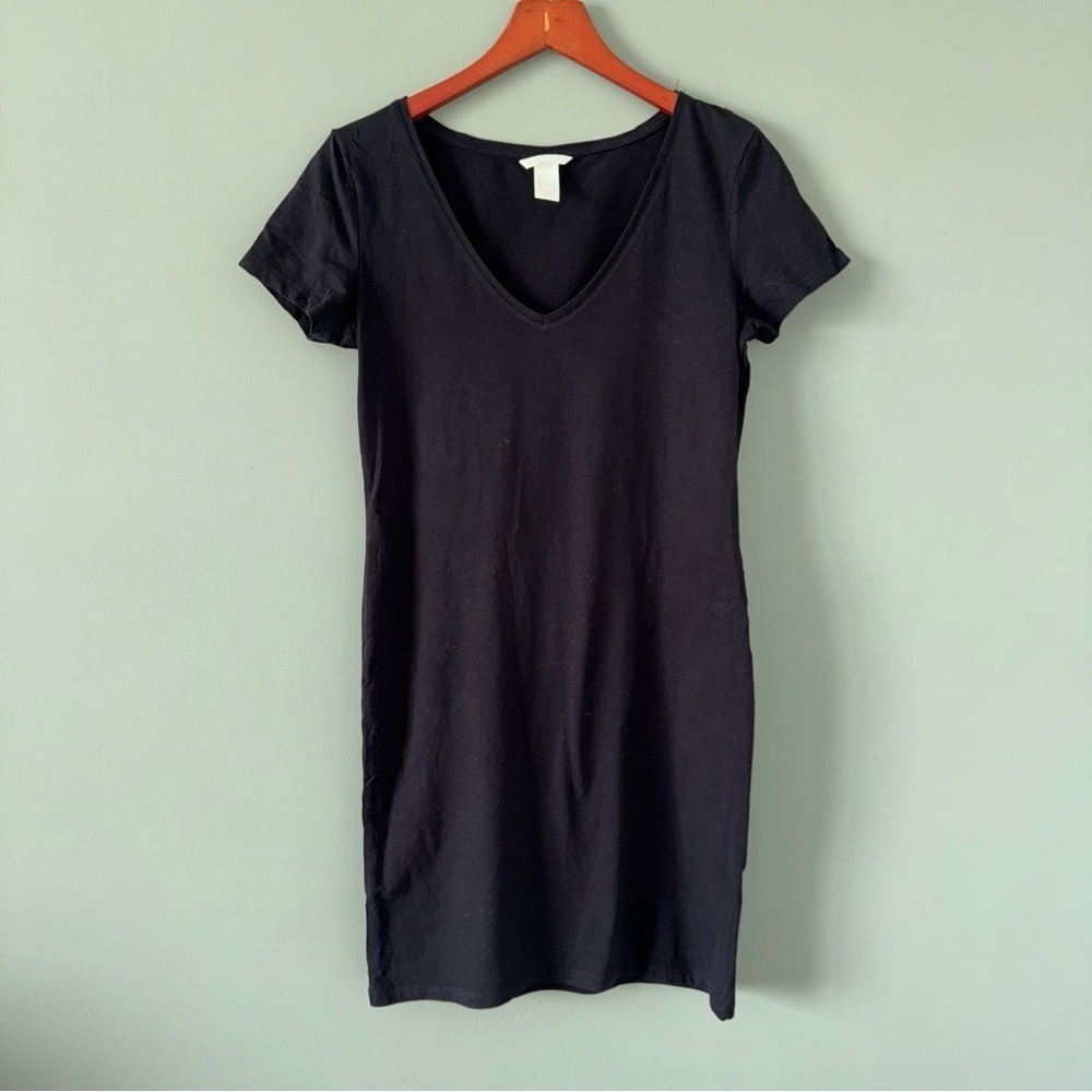 H&M Solid Black Short Sleeve Stretch Sheath Dress Size M 100% Viscose